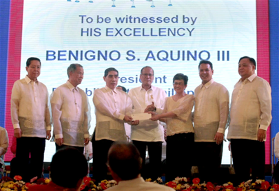 TURNOVER OF PHP 2M DONATION TO PNPFI BY FFCCCII WITH PRES. BENIGNO S. AQUINO III